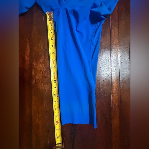 Lululemon Blue Cropped Leggings Size 6 - Picture 3 of 10